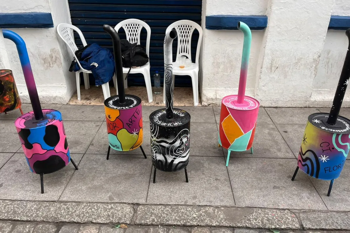 Bituqueiras pintadas para a ação CDL + Cidades Invisíveis